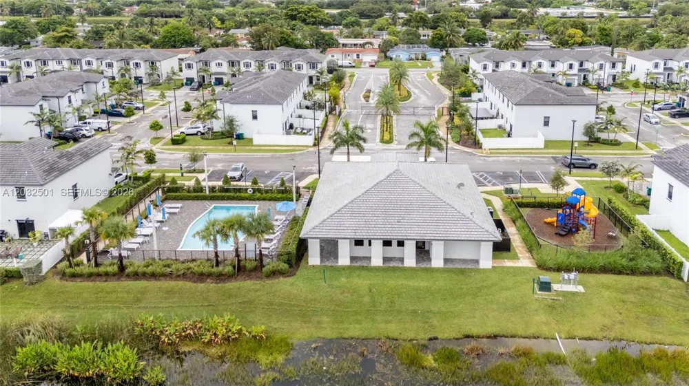 561 NW 204th St Miami Gardens, FL 33169