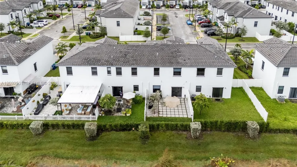 561 NW 204th St Miami Gardens, FL 33169