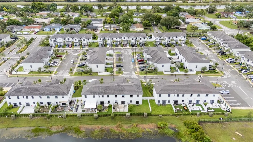 561 NW 204th St Miami Gardens, FL 33169