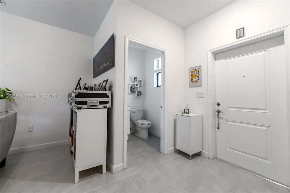 561 NW 204th St Miami Gardens, FL 33169