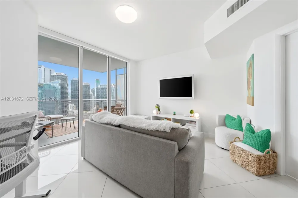 350 S Miami Ave #3912 Miami, FL 33130