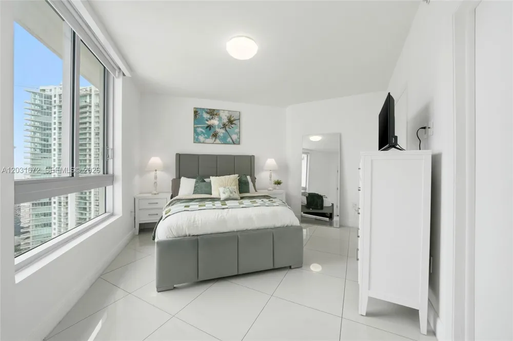 350 S Miami Ave #3912 Miami, FL 33130