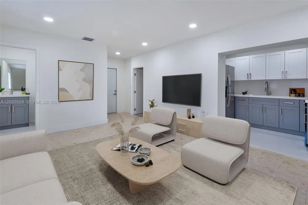 424 W 13th St Hialeah, FL 33010