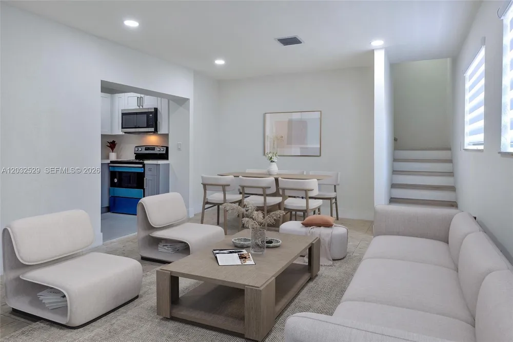 424 W 13th St Hialeah, FL 33010