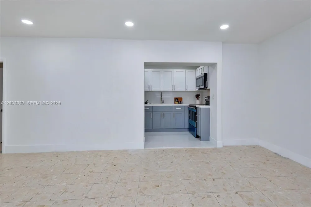 424 W 13th St Hialeah, FL 33010