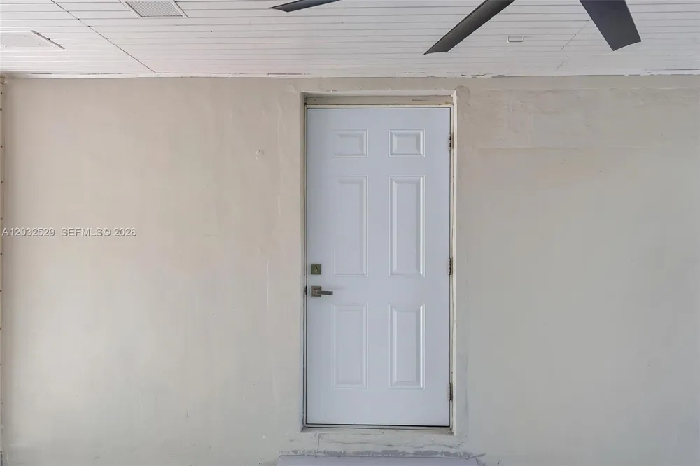 424 W 13th St Hialeah, FL 33010