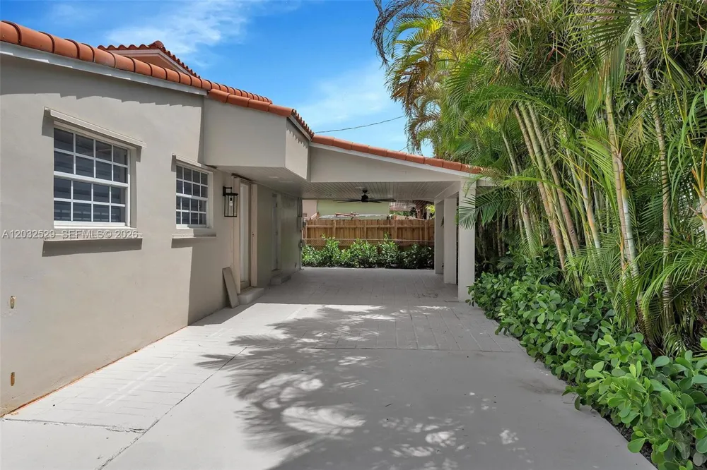 424 W 13th St Hialeah, FL 33010