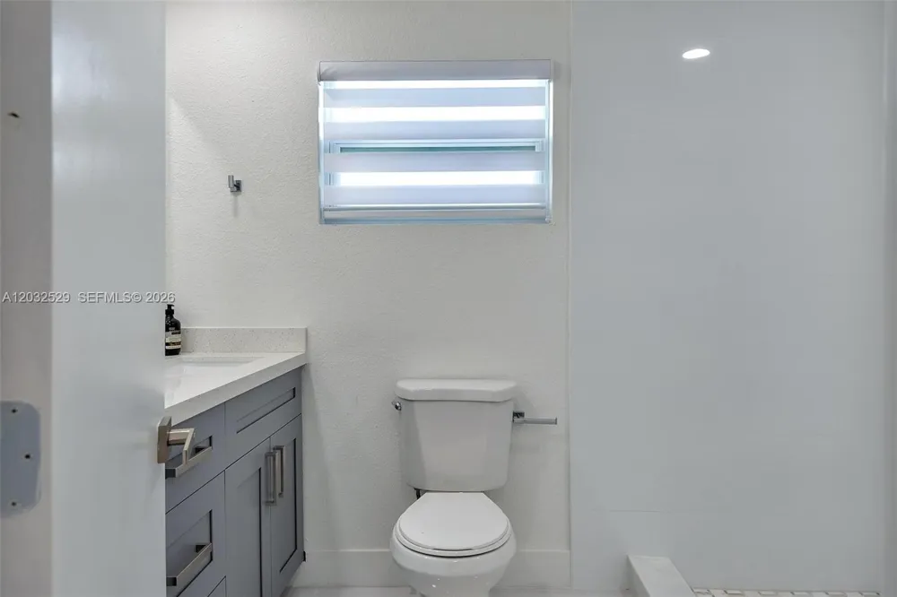 424 W 13th St Hialeah, FL 33010