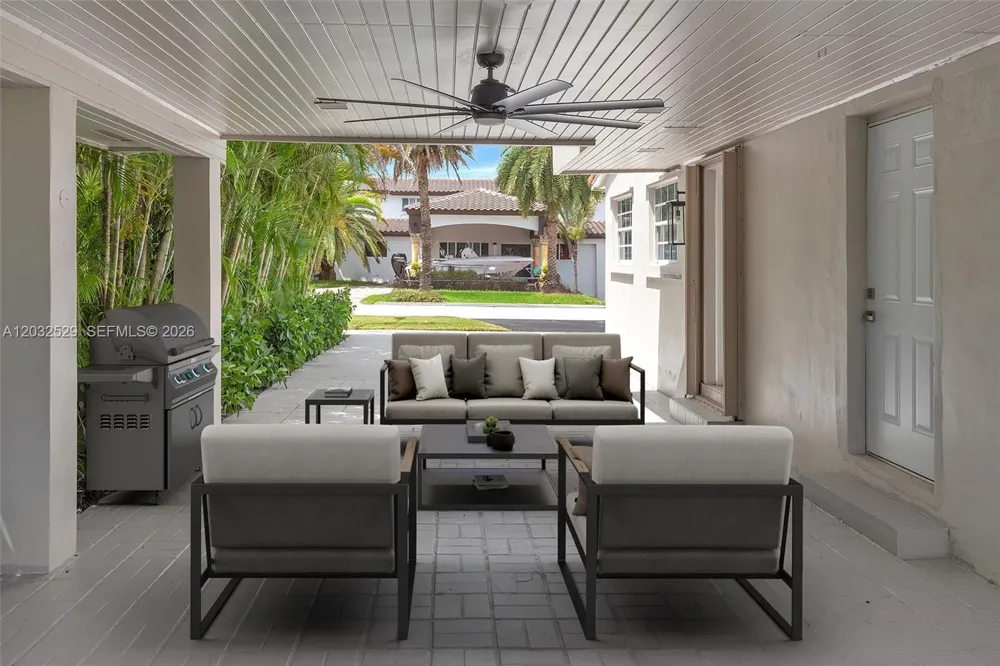424 W 13th St Hialeah, FL 33010