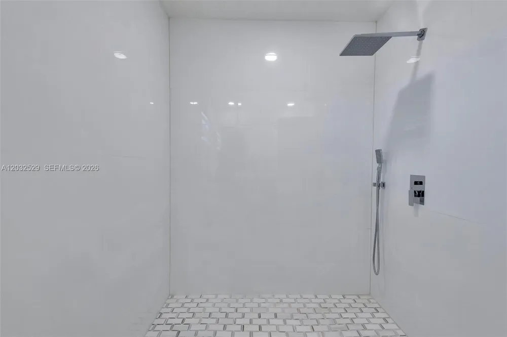 424 W 13th St Hialeah, FL 33010