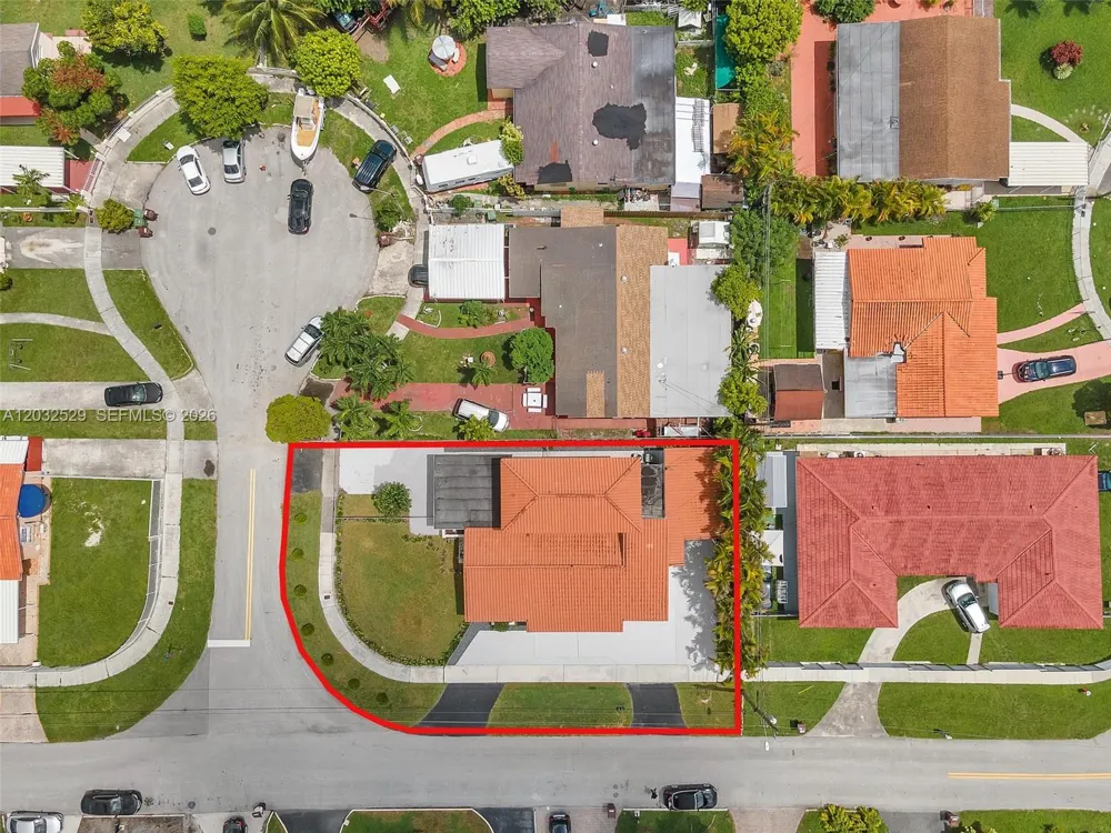 424 W 13th St Hialeah, FL 33010