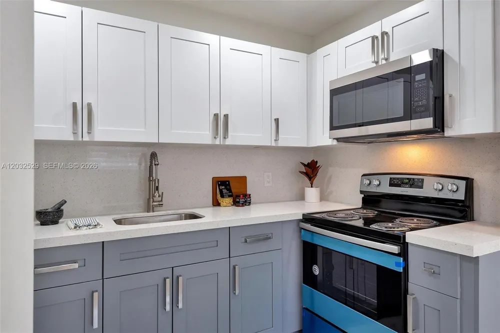 424 W 13th St Hialeah, FL 33010