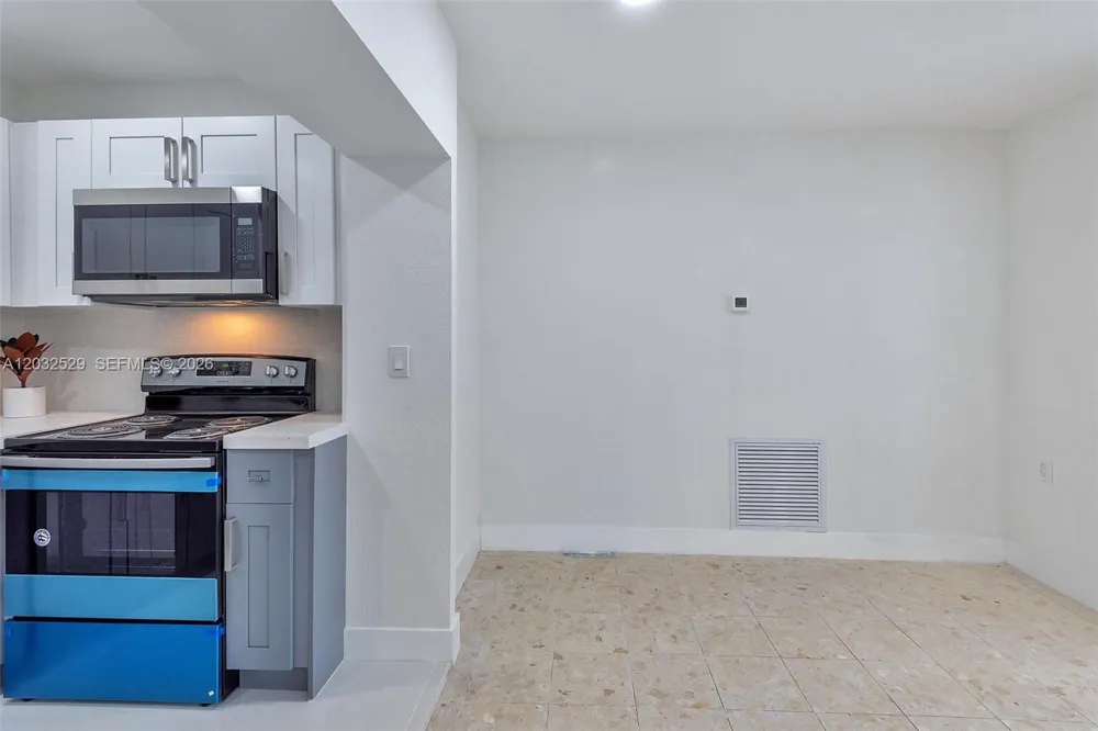 424 W 13th St Hialeah, FL 33010