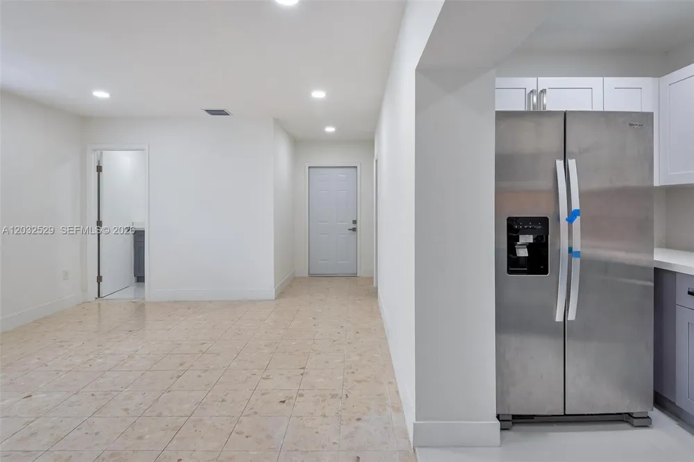 424 W 13th St Hialeah, FL 33010