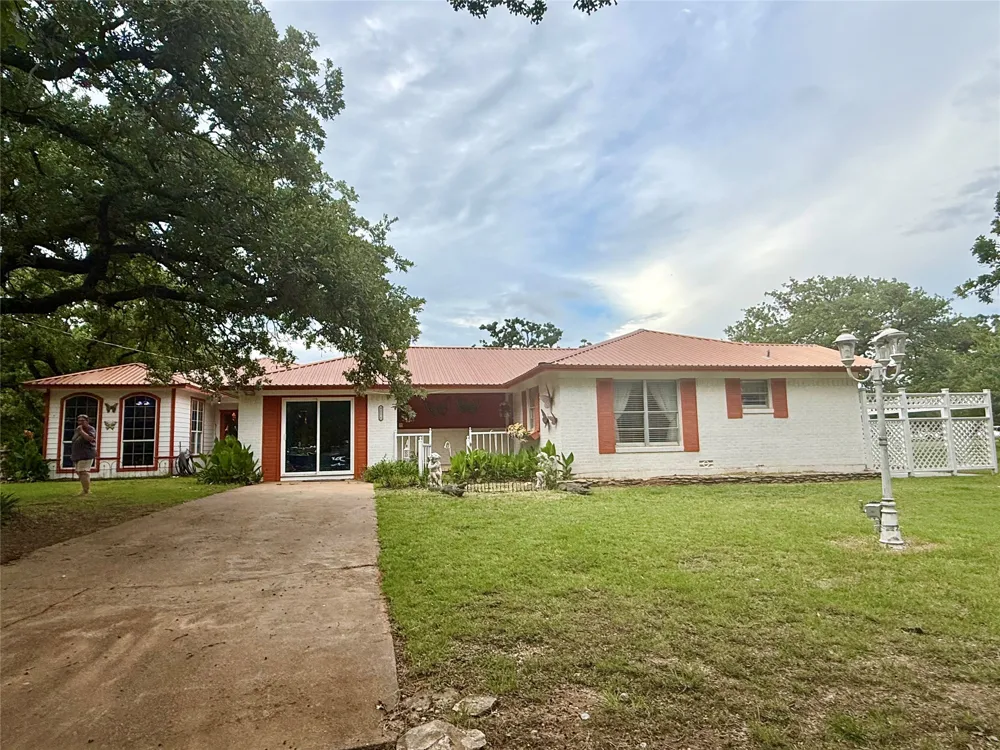 4216 Greenwood Road Weatherford, TX 76088