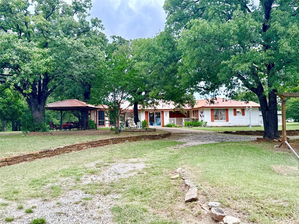 4216 Greenwood Road Weatherford, TX 76088
