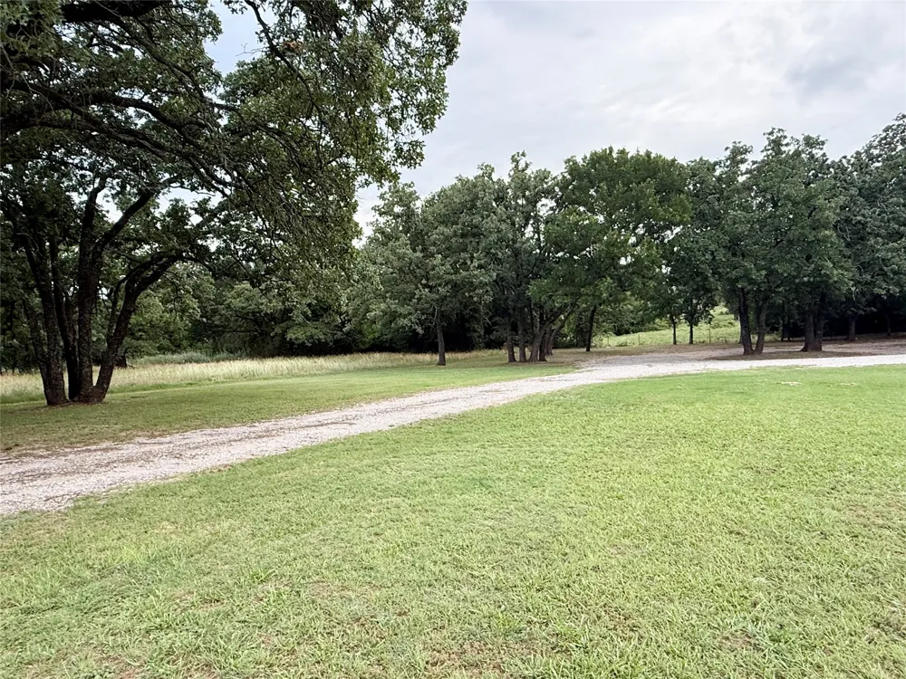 4216 Greenwood Road Weatherford, TX 76088