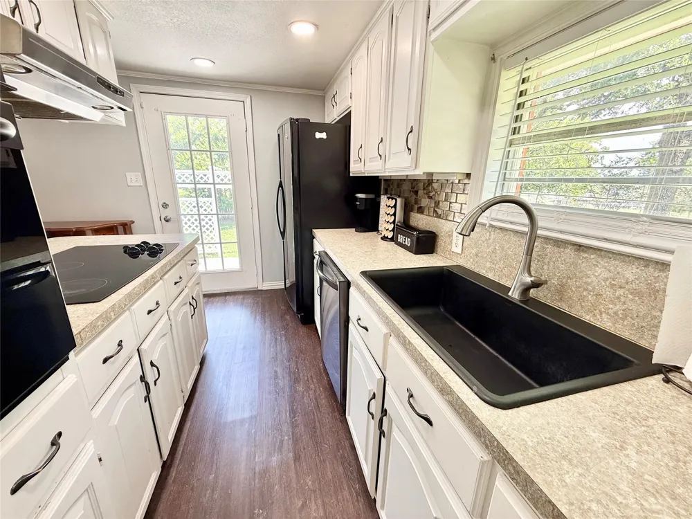 4216 Greenwood Road Weatherford, TX 76088