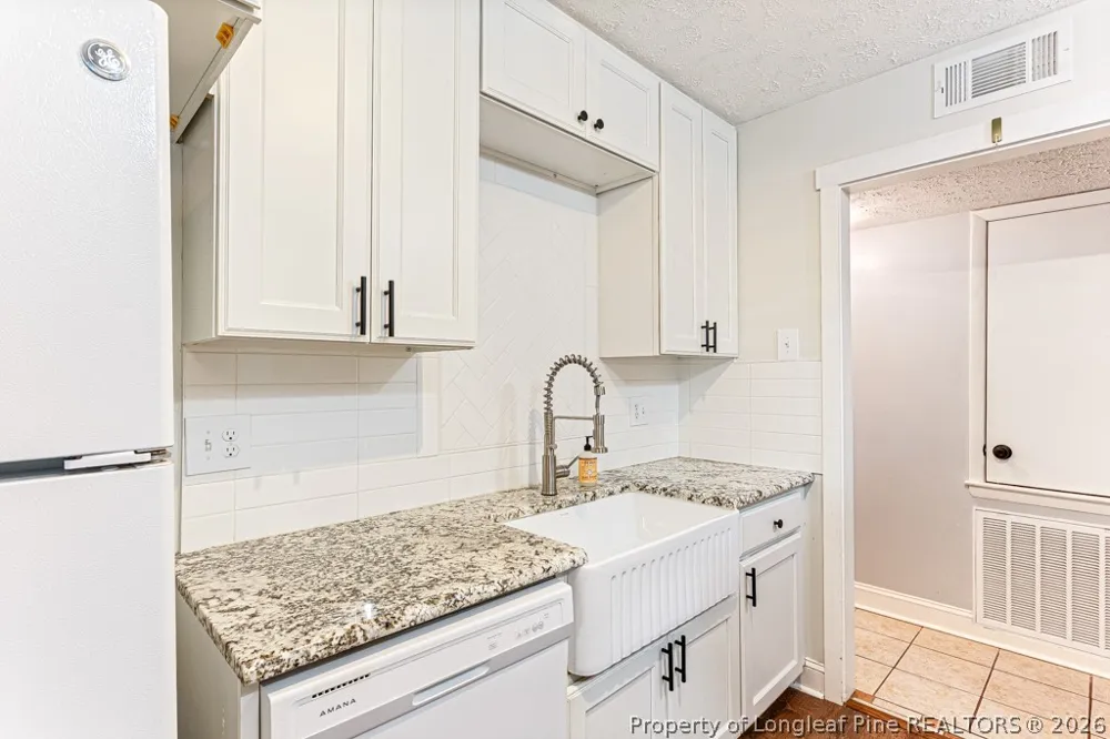 4305 Falls Drive Hope Mills, NC 28348