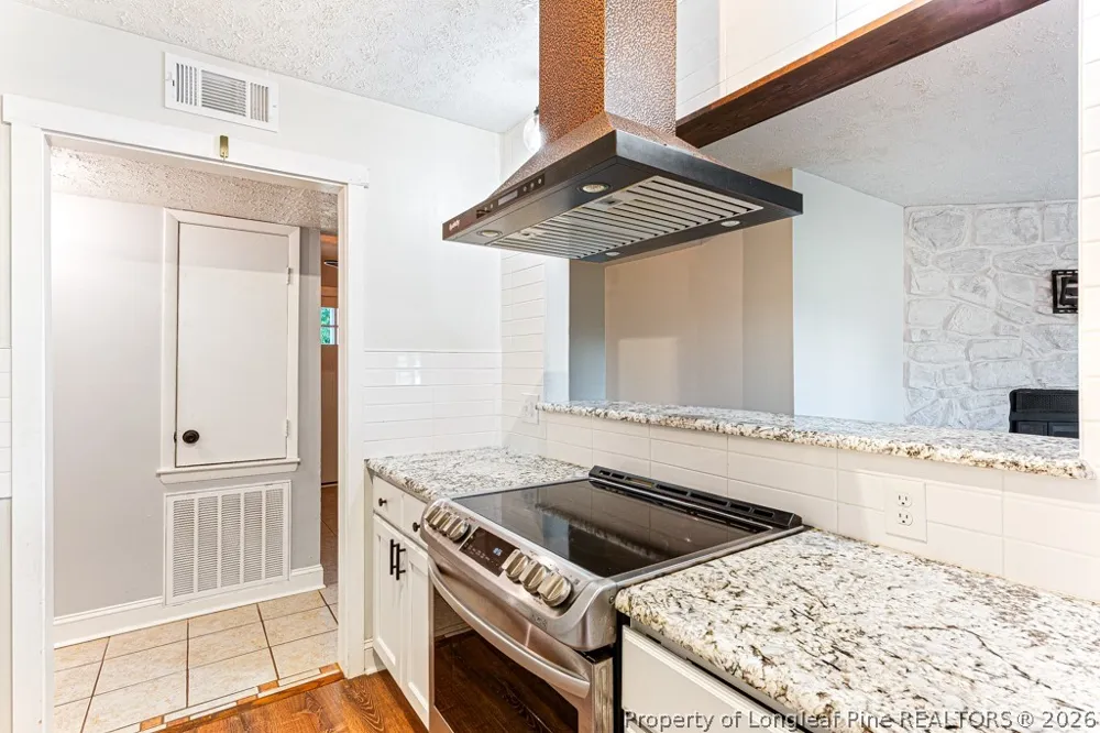 4305 Falls Drive Hope Mills, NC 28348
