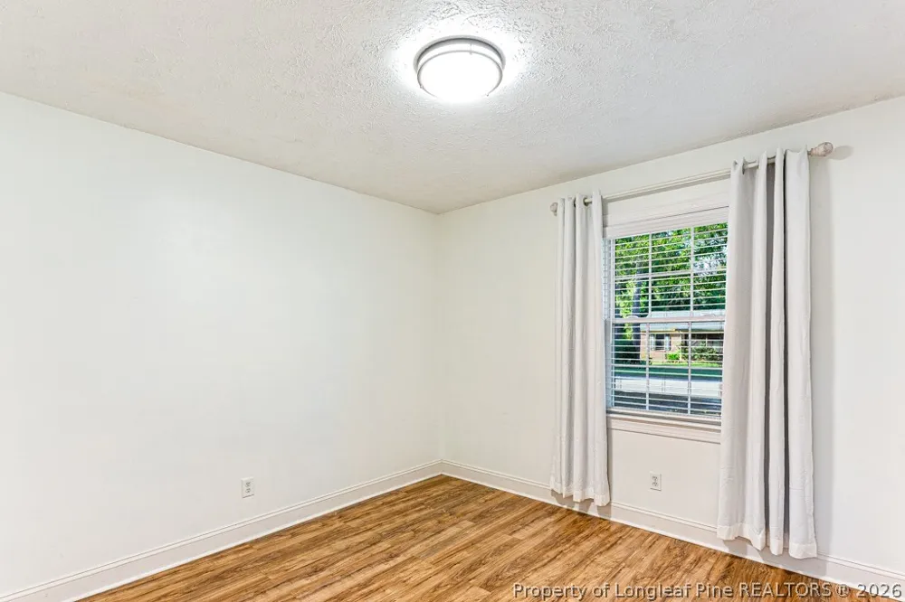 4305 Falls Drive Hope Mills, NC 28348