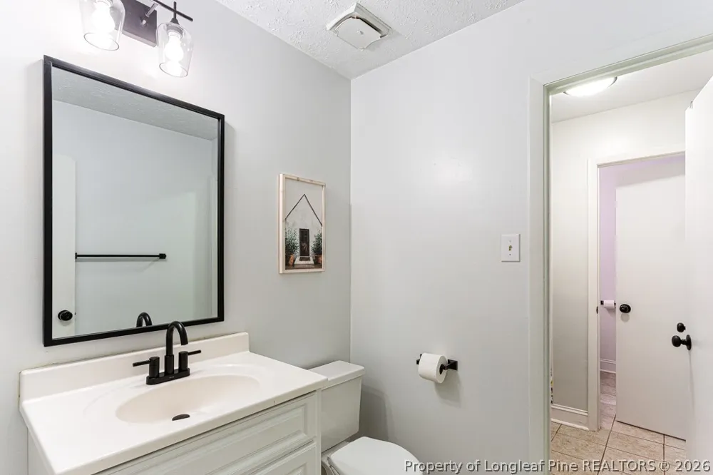4305 Falls Drive Hope Mills, NC 28348