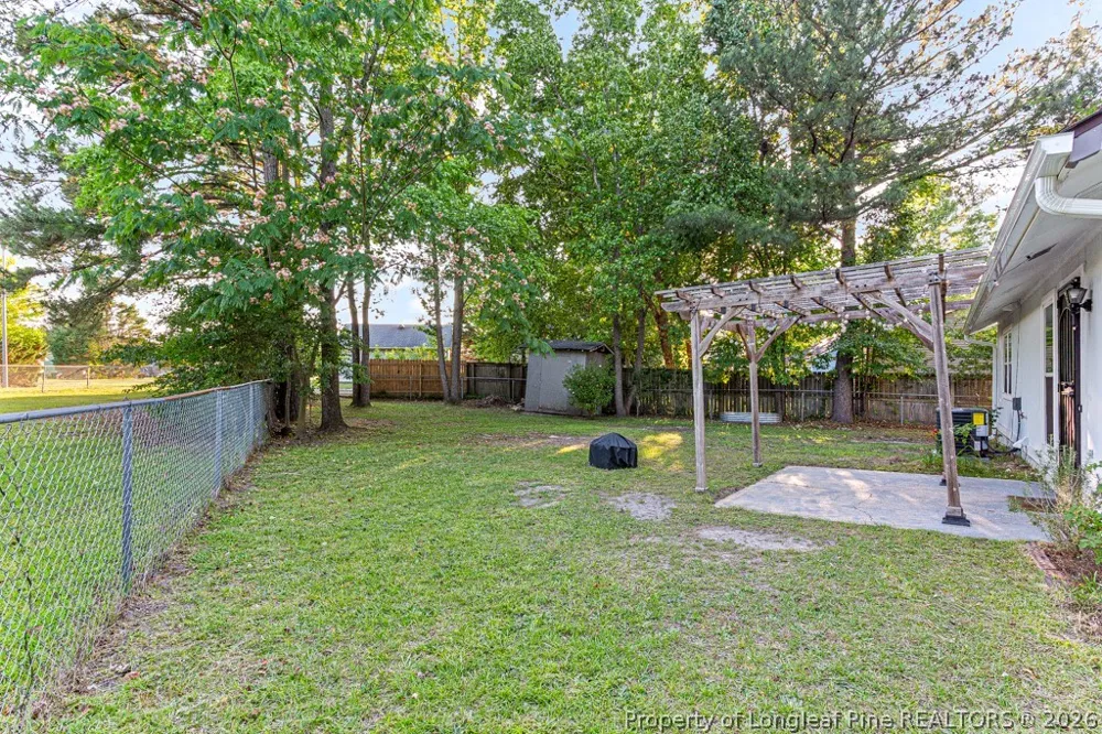 4305 Falls Drive Hope Mills, NC 28348