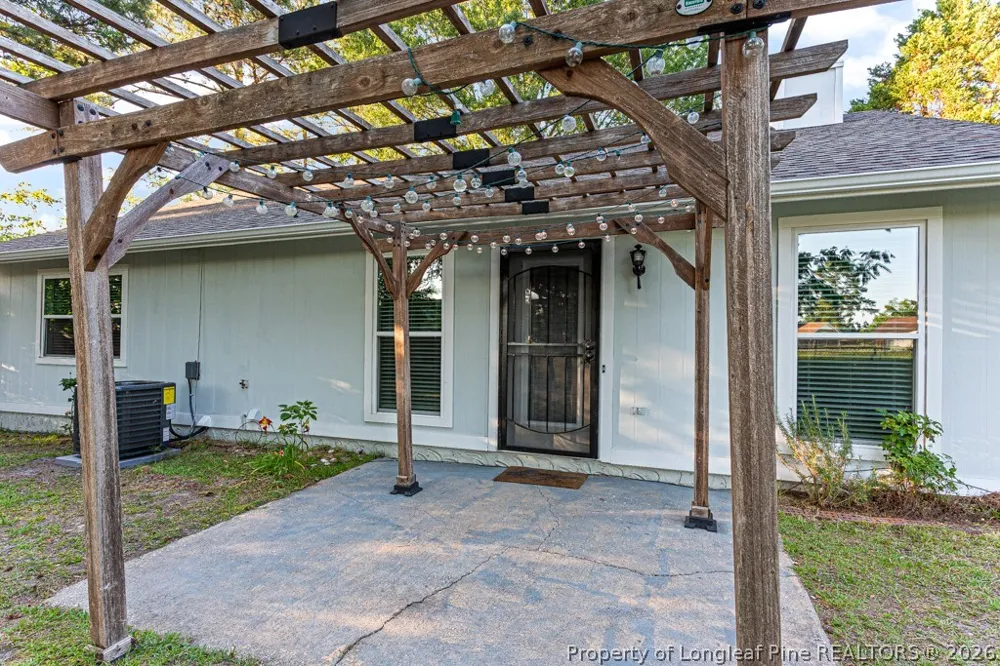 4305 Falls Drive Hope Mills, NC 28348
