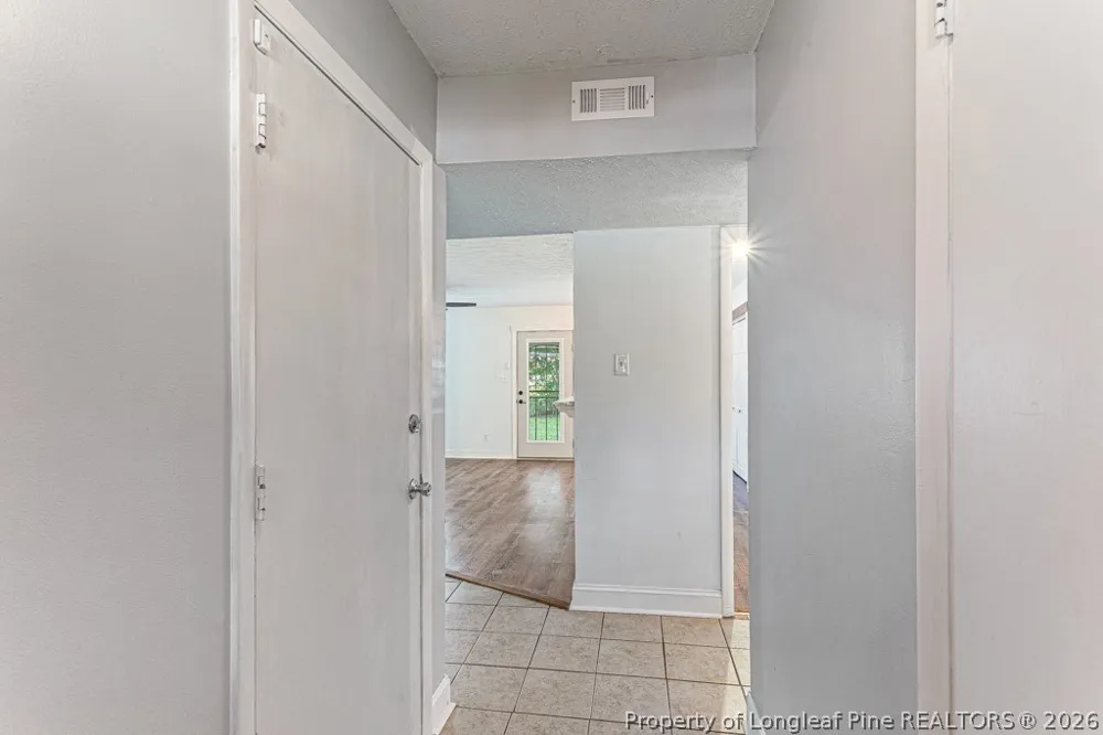 4305 Falls Drive Hope Mills, NC 28348