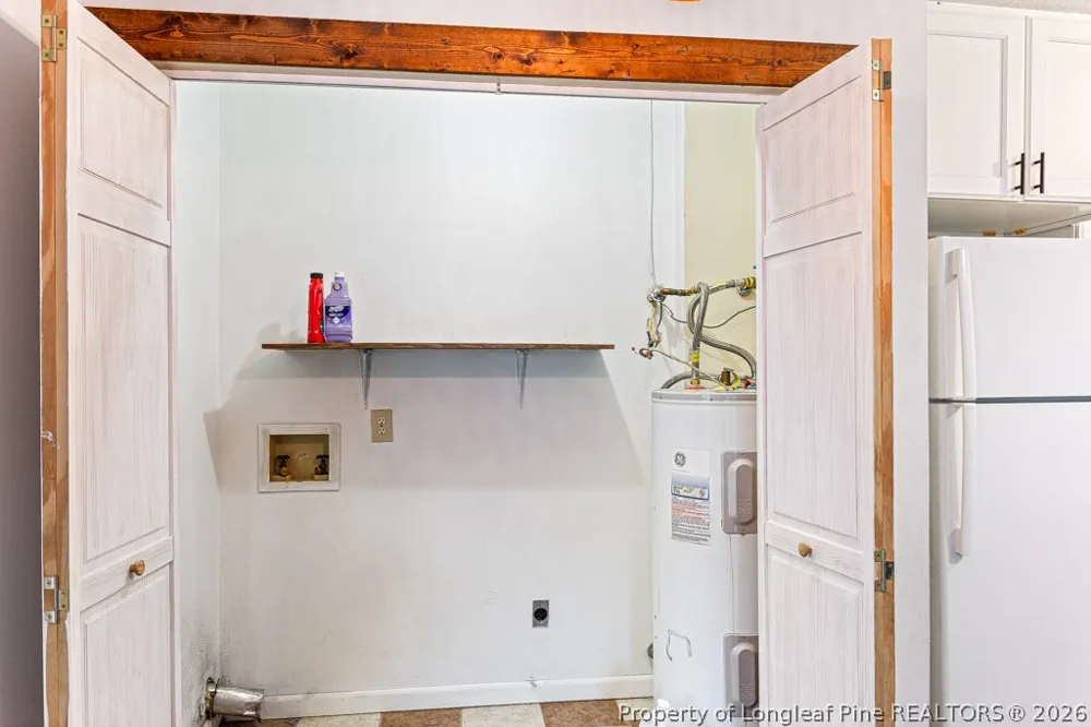 4305 Falls Drive Hope Mills, NC 28348