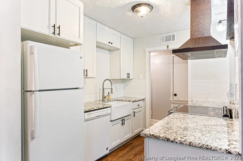 4305 Falls Drive Hope Mills, NC 28348