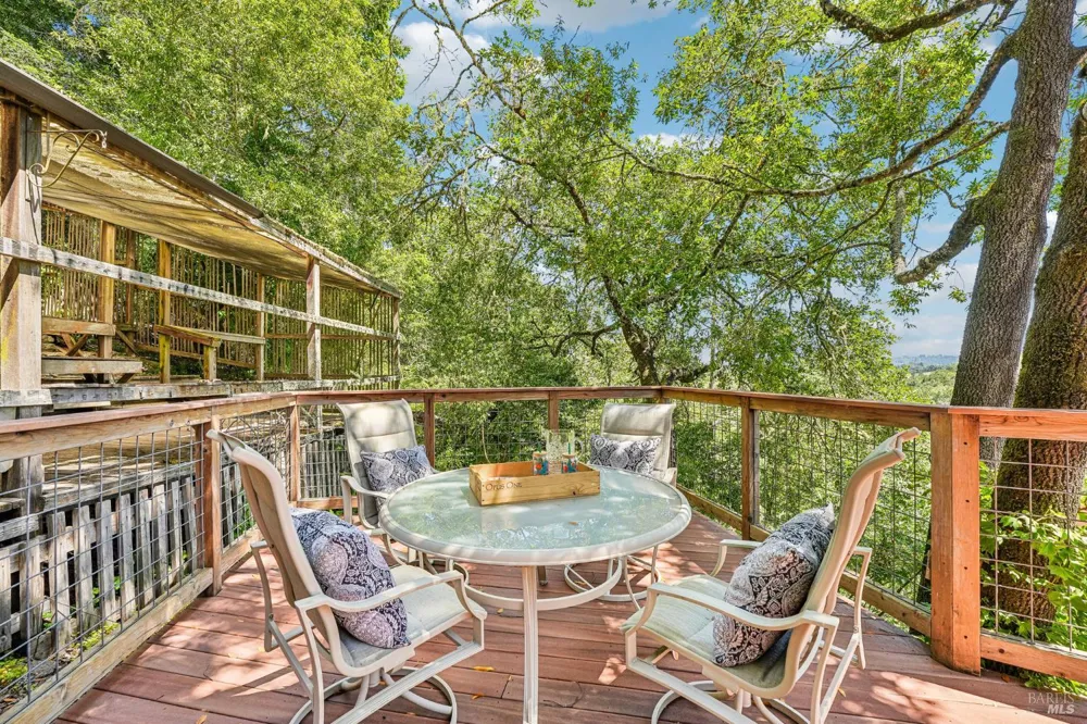 6941 Ellen Lane Forestville, CA 95436