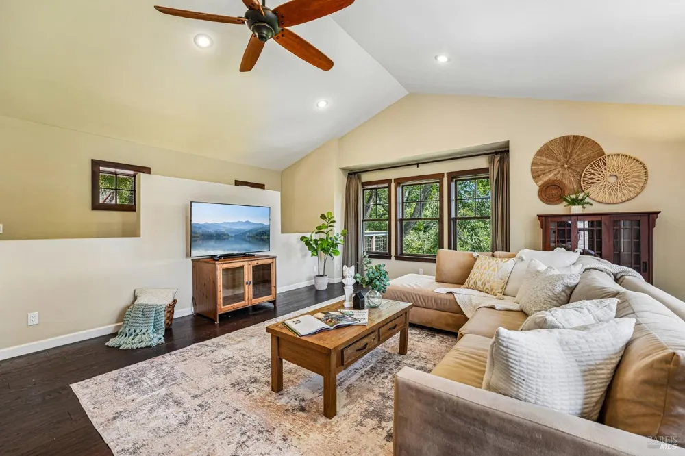 6941 Ellen Lane Forestville, CA 95436