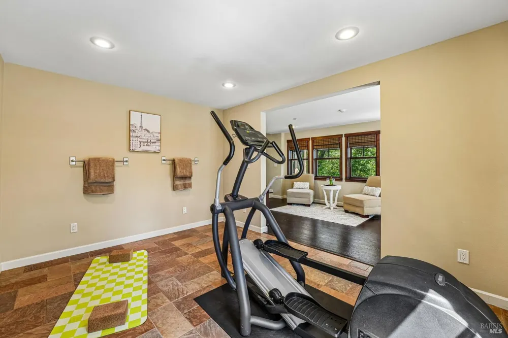 6941 Ellen Lane Forestville, CA 95436