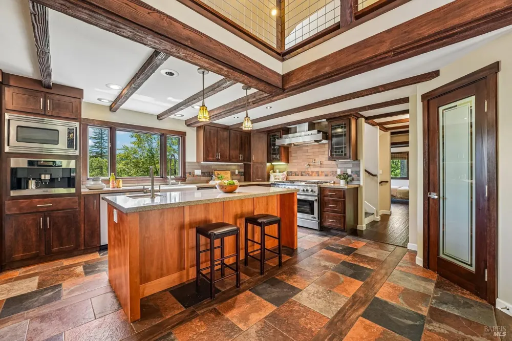 6941 Ellen Lane Forestville, CA 95436