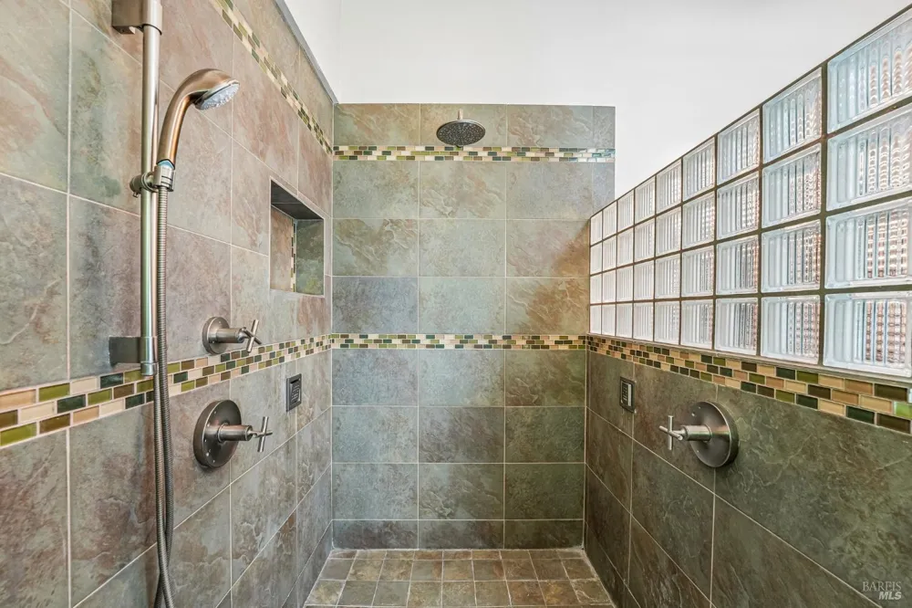 6941 Ellen Lane Forestville, CA 95436