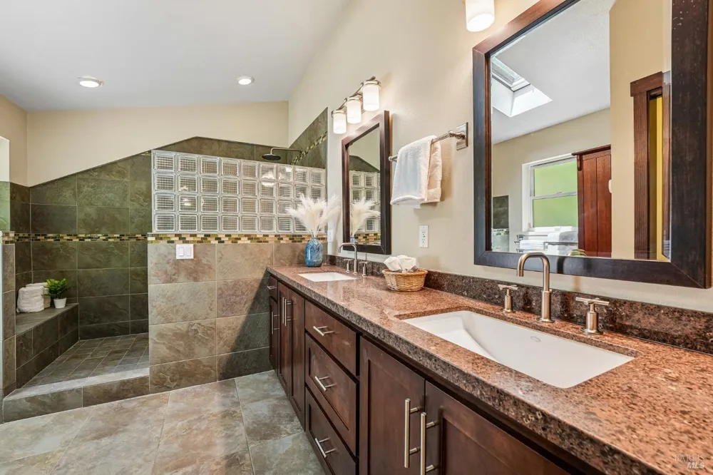 6941 Ellen Lane Forestville, CA 95436