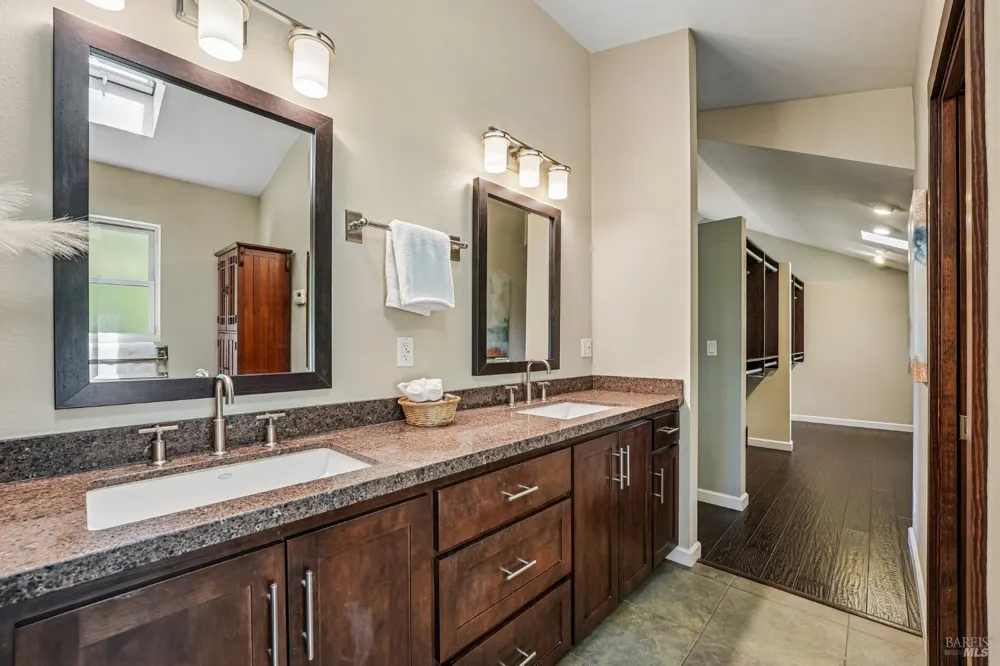 6941 Ellen Lane Forestville, CA 95436