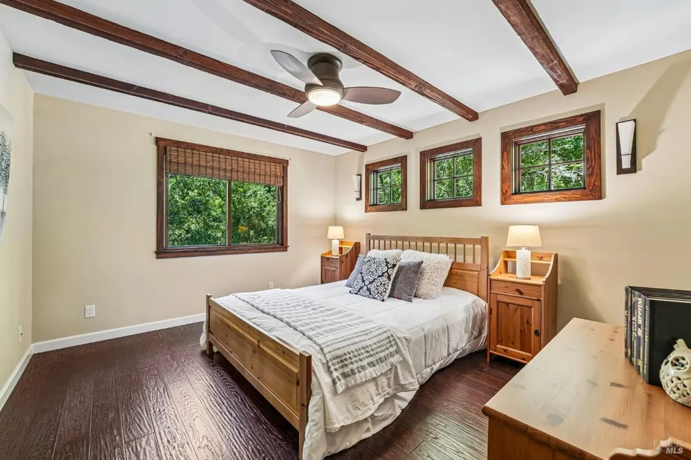 6941 Ellen Lane Forestville, CA 95436