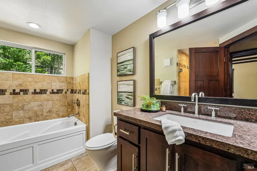 6941 Ellen Lane Forestville, CA 95436