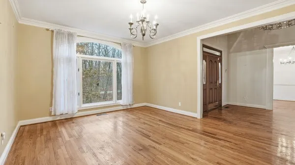 921 Poplar Pl Monteagle, TN 37356