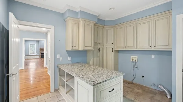 921 Poplar Pl Monteagle, TN 37356