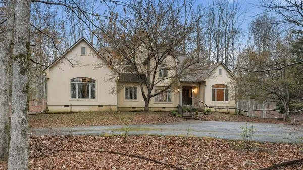 921 Poplar Pl Monteagle, TN 37356