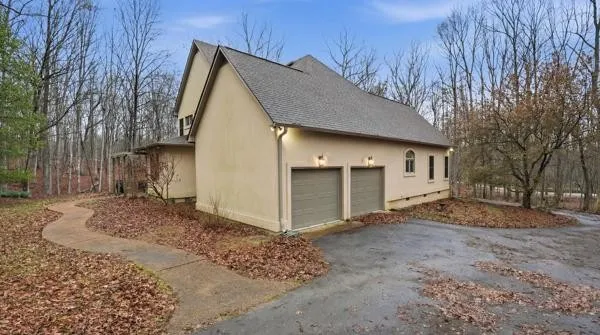 921 Poplar Pl Monteagle, TN 37356