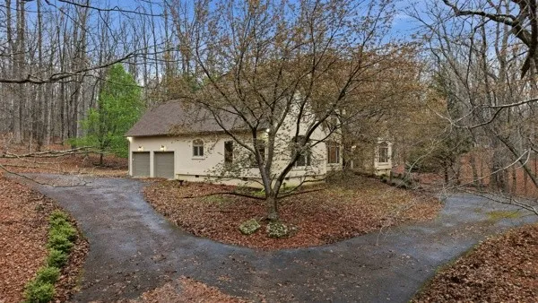 921 Poplar Pl Monteagle, TN 37356