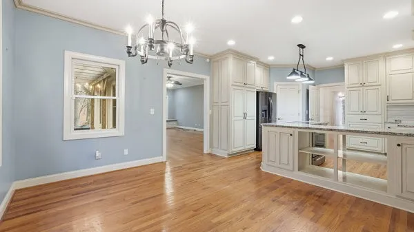 921 Poplar Pl Monteagle, TN 37356