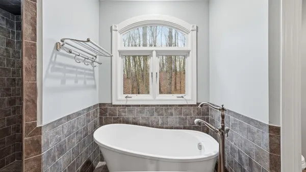 921 Poplar Pl Monteagle, TN 37356