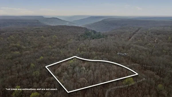 921 Poplar Pl Monteagle, TN 37356