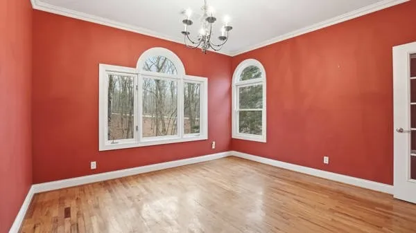 921 Poplar Pl Monteagle, TN 37356
