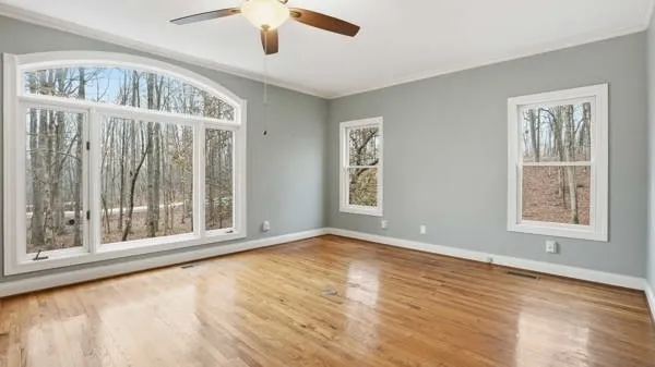921 Poplar Pl Monteagle, TN 37356